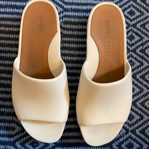 Gentle Souls by Kenneth Cole White Sandal Slides